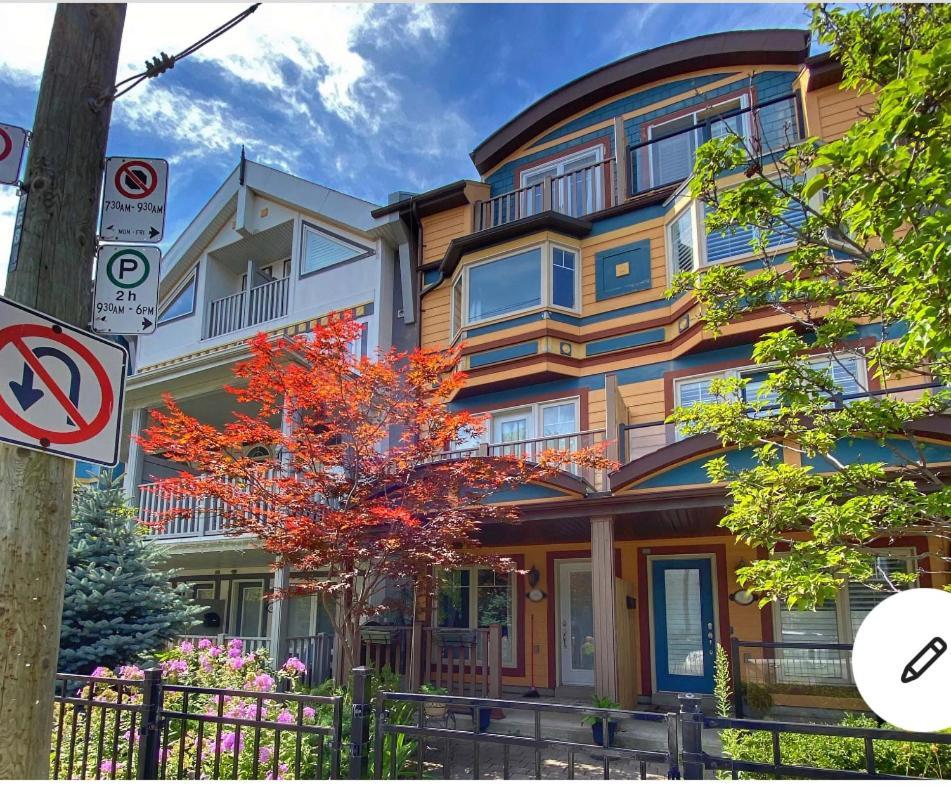 Stunning In Townhouse Across The