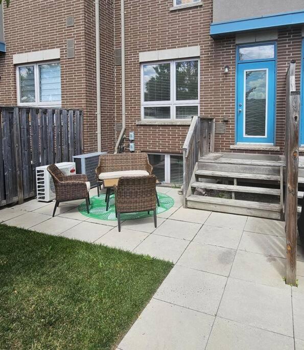 Entire 2 Bedroom Townhouse In Toronto! *