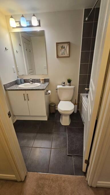 Entire 2 Bedroom Townhouse In Toronto! *