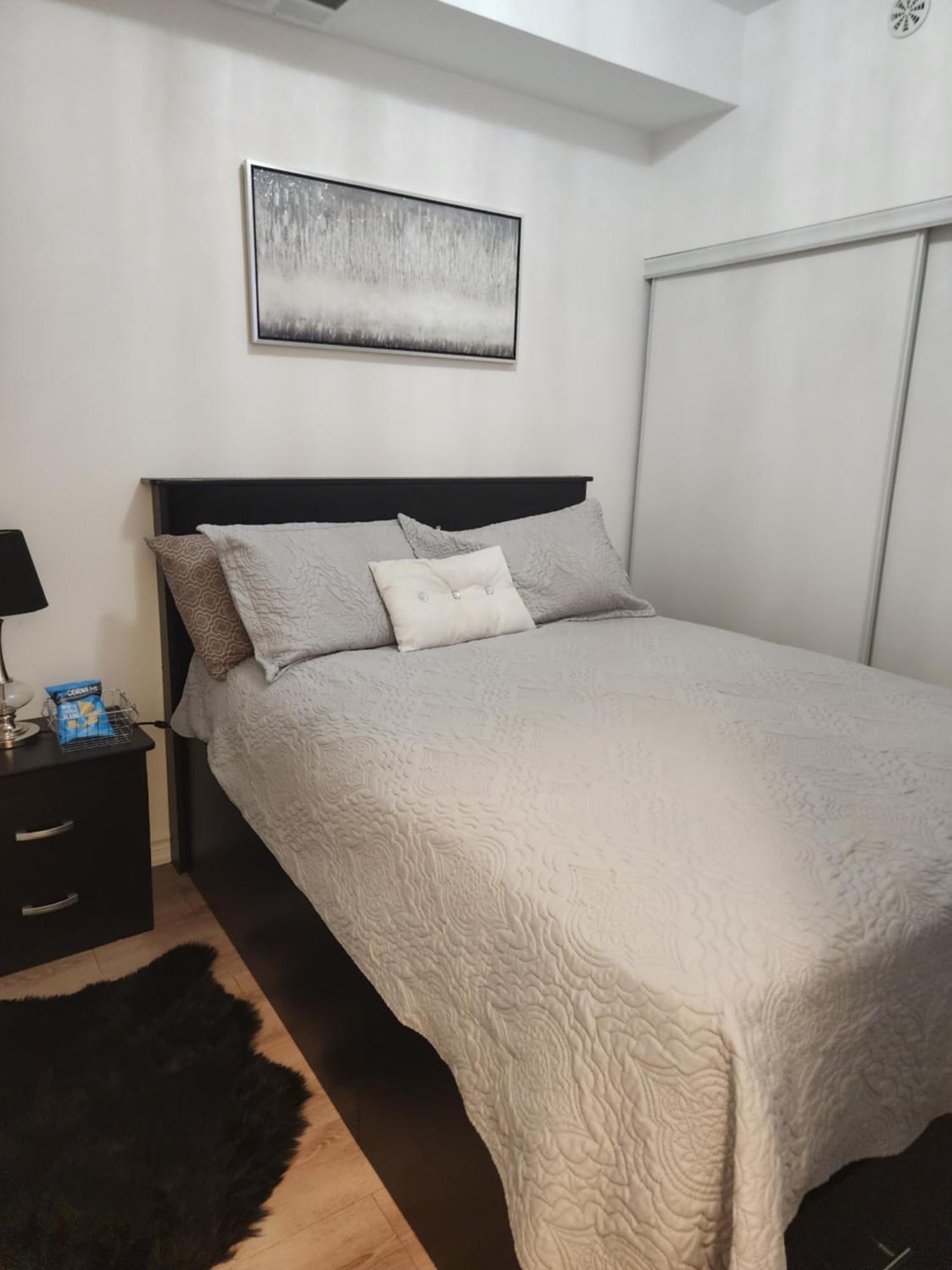 Beautiful Townhouse Near Yorkdale Mall, Wilson Subway