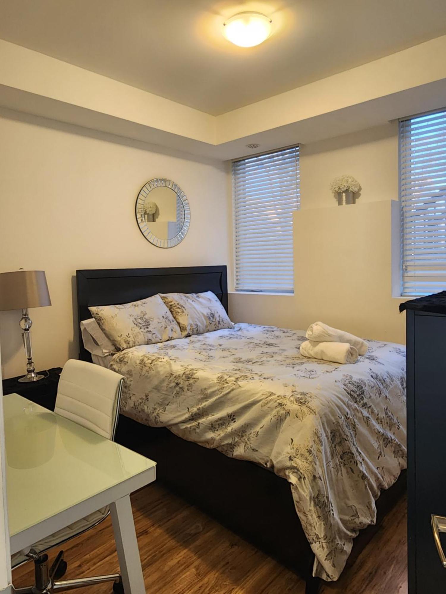Beautiful Townhouse Near Yorkdale Mall, Wilson Subway Apartment