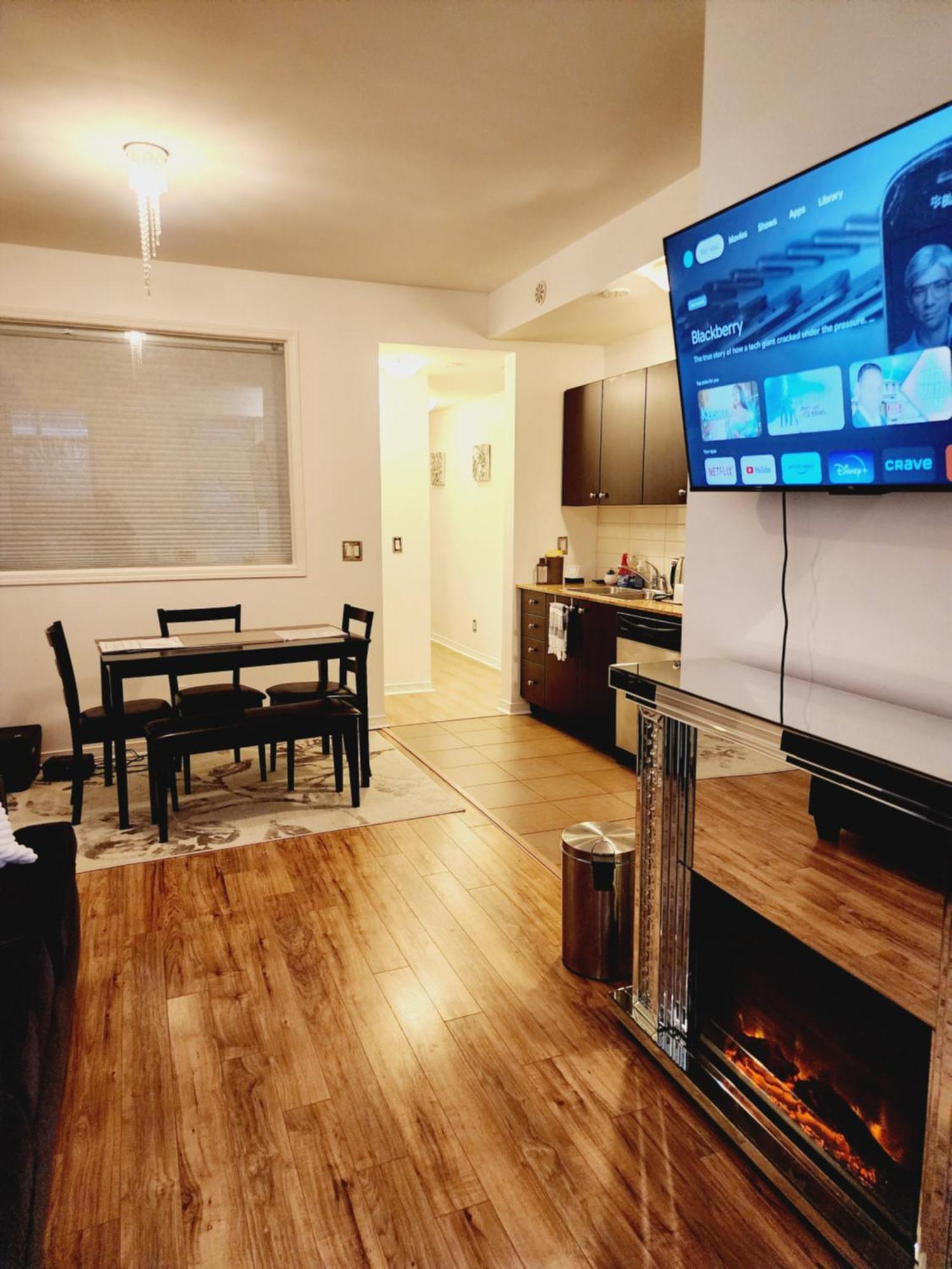 Beautiful Townhouse Near Yorkdale Mall, Wilson Subway