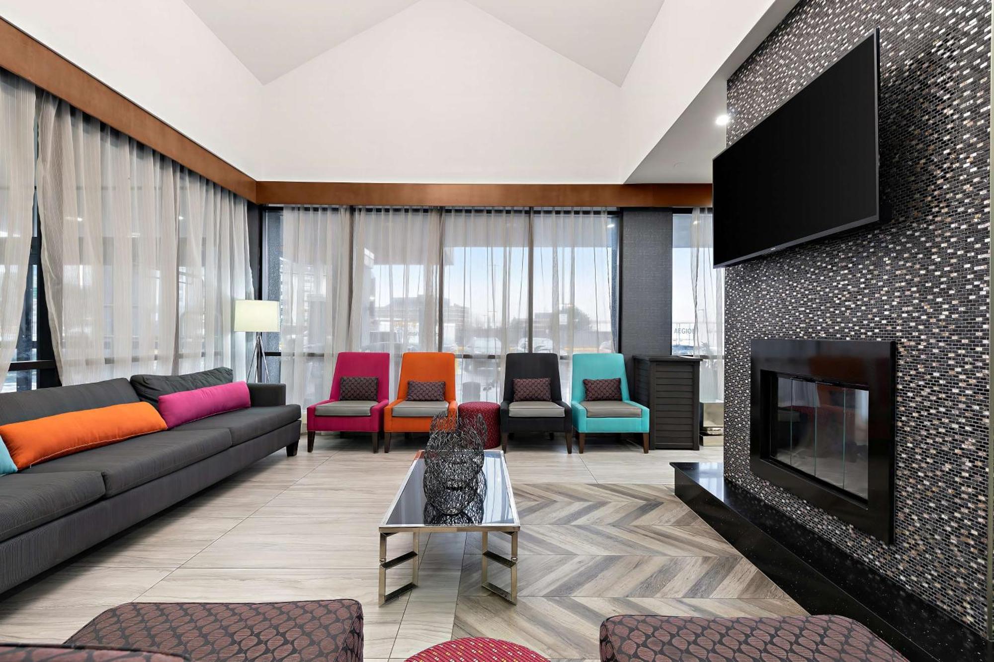 Hotel Western North York & Toronto