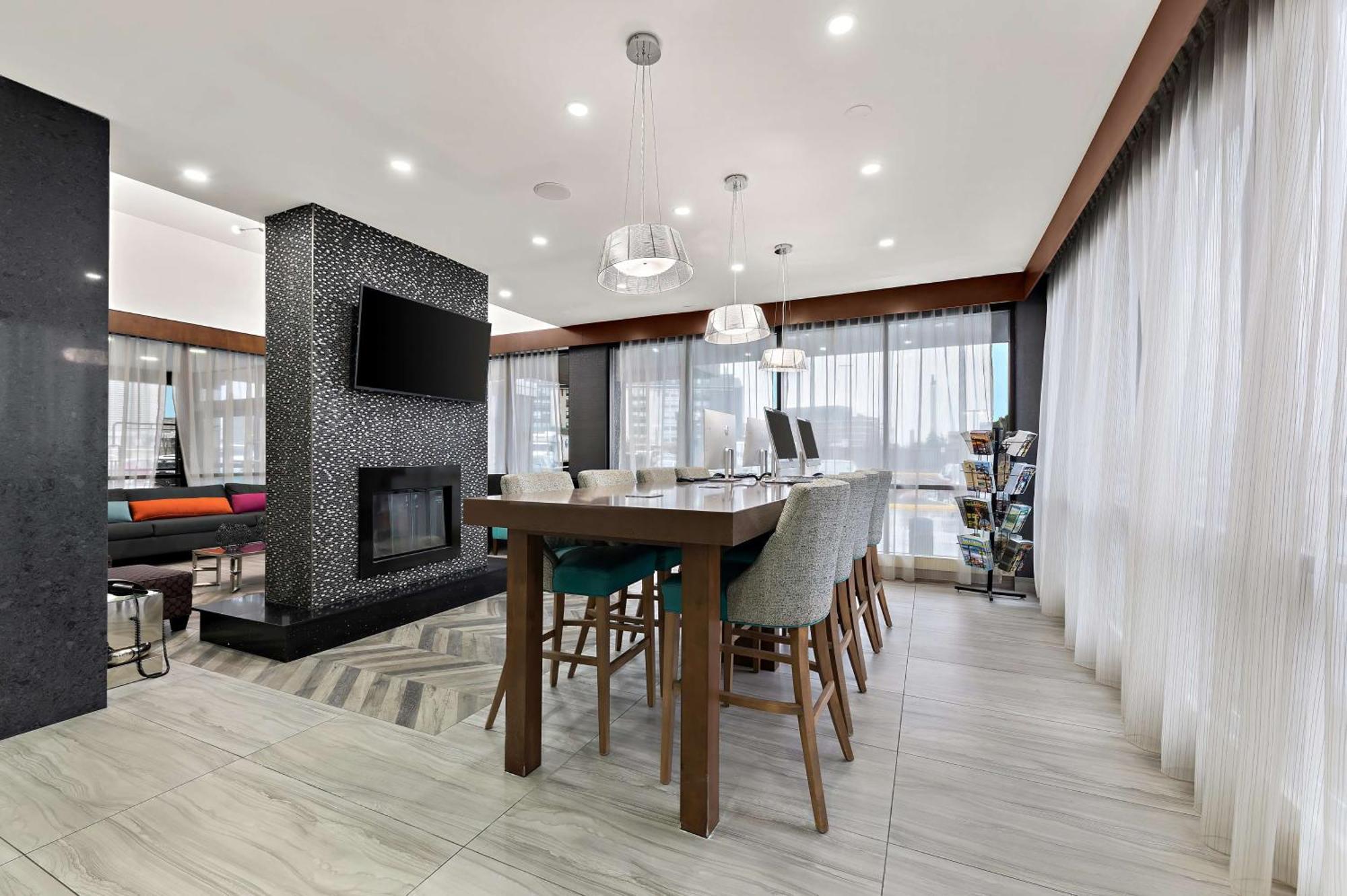 Western North York & 4*