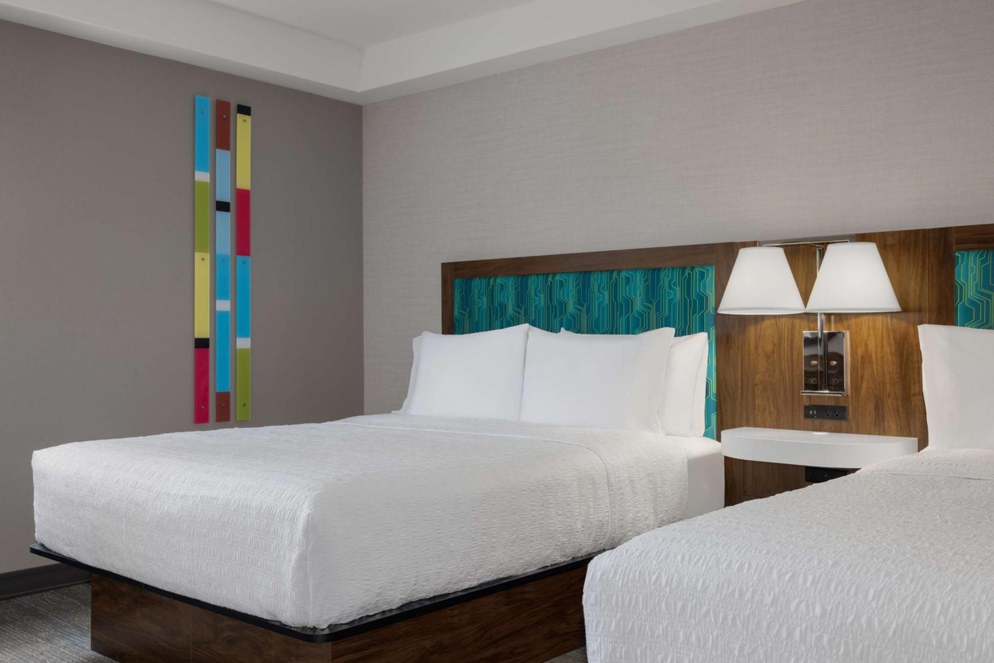 Hampton & By Hilton Downtown Hotel