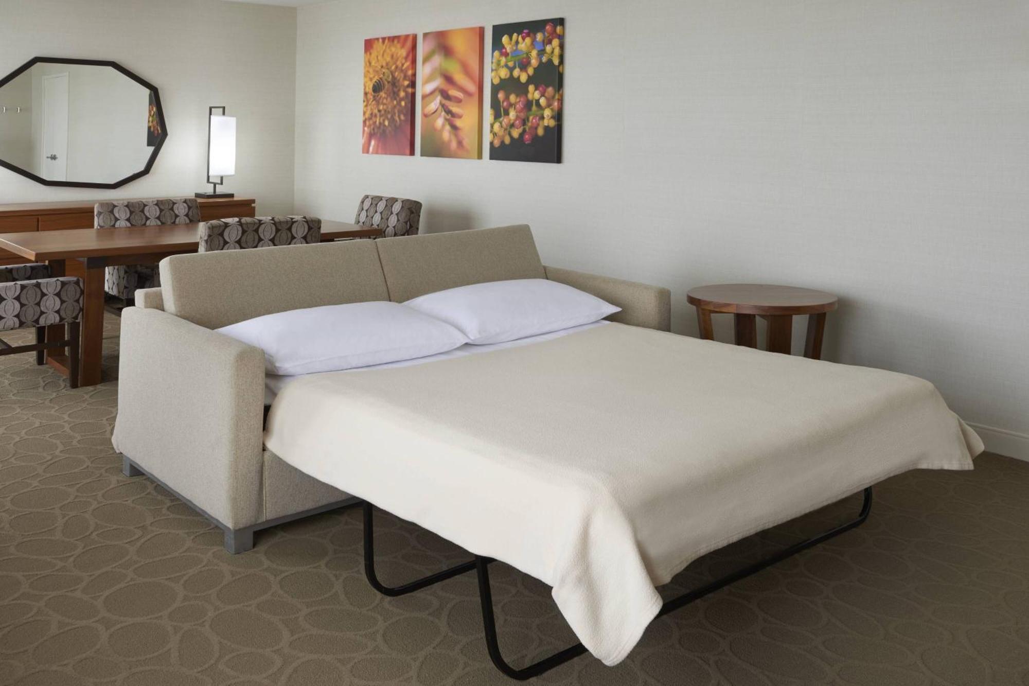 Hotel Delta By Marriott Airport & Conference Centre 4*