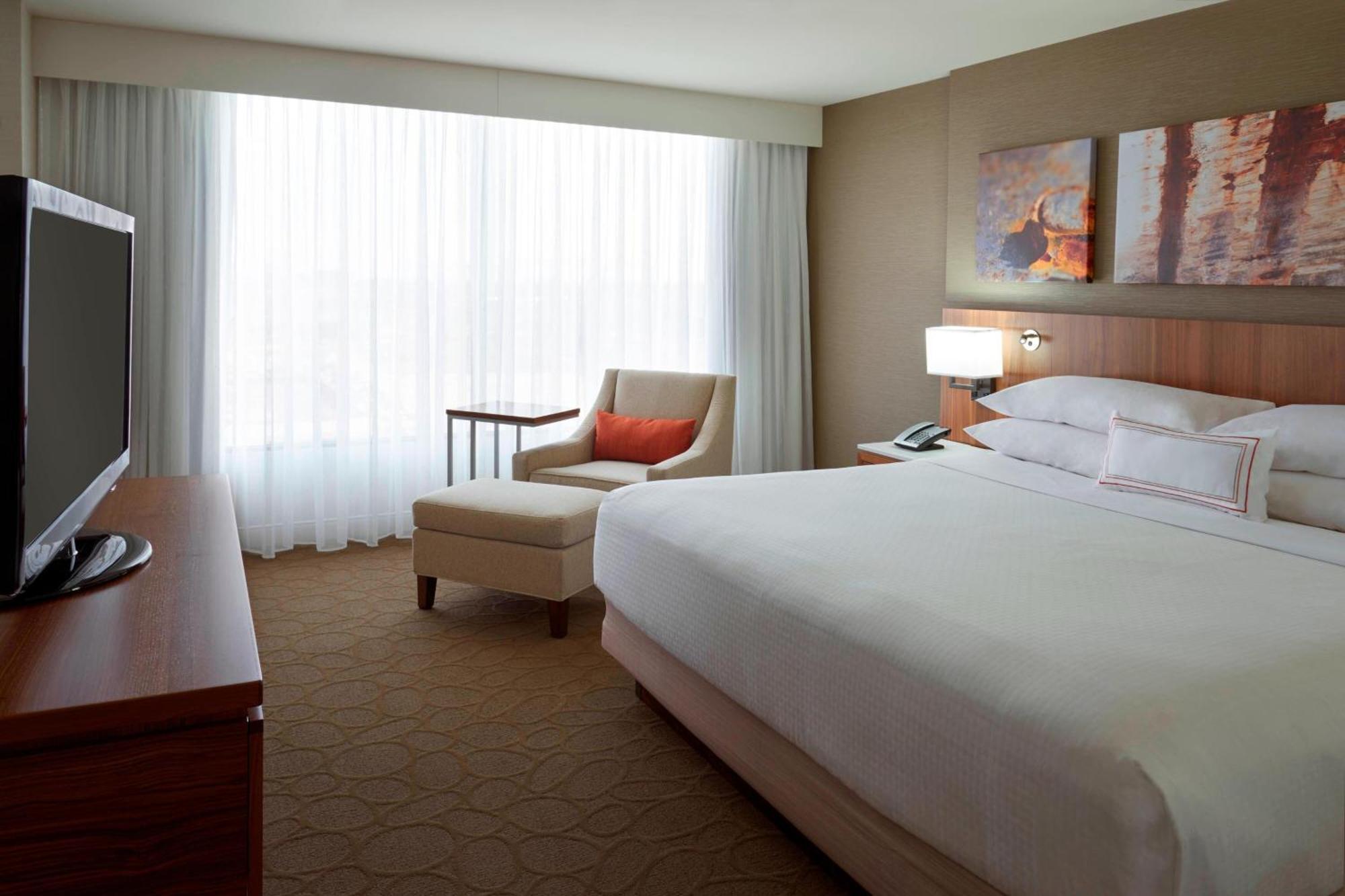 Hotel Delta By Marriott Airport & Conference Centre