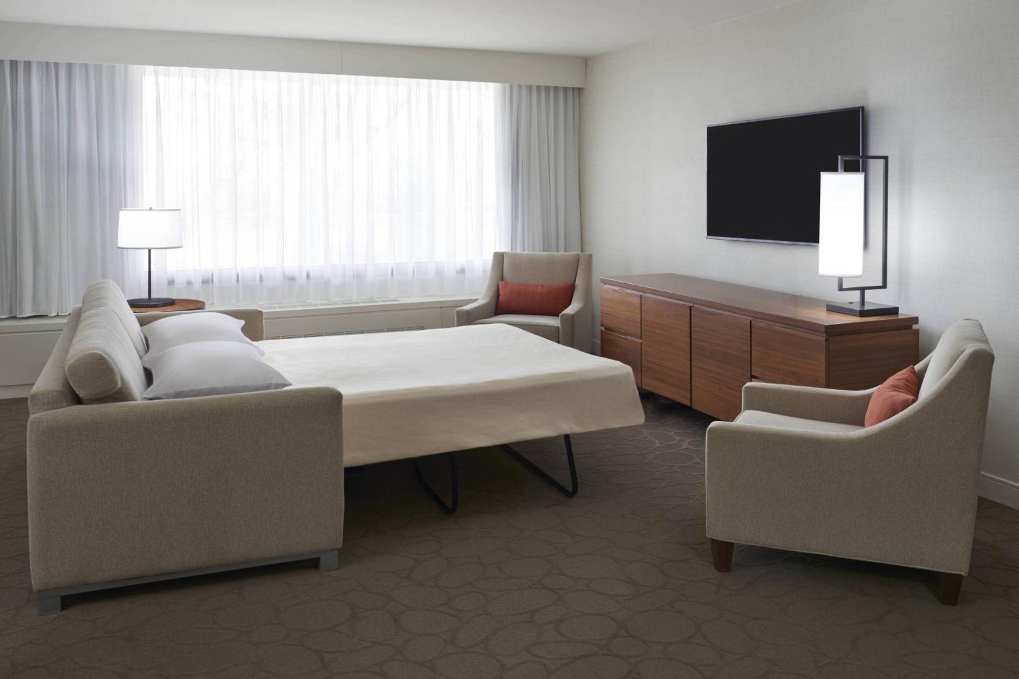 Delta By Marriott Airport & Conference Centre Hotel 4*