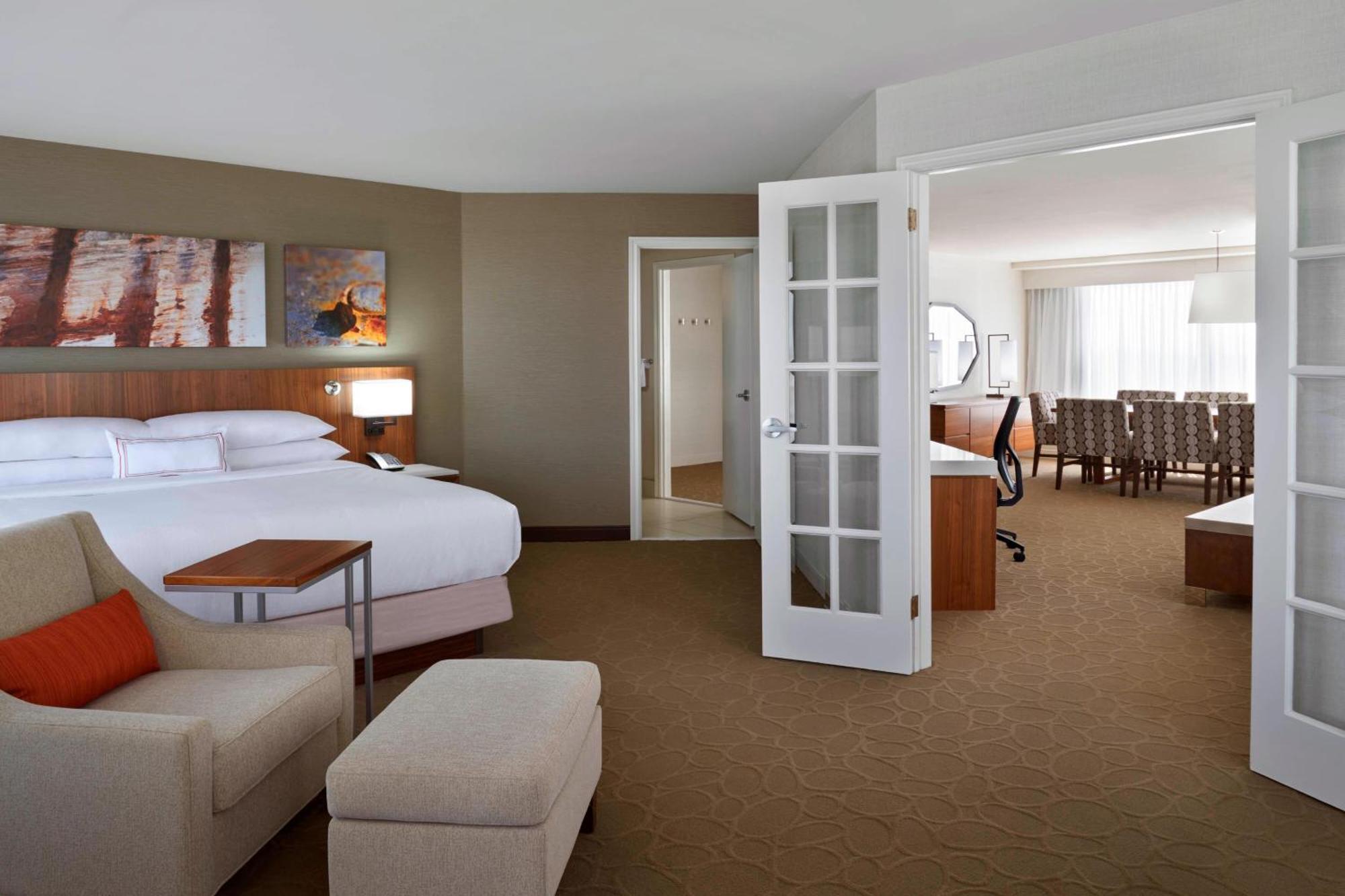 Hotel Delta By Marriott Airport & Conference Centre