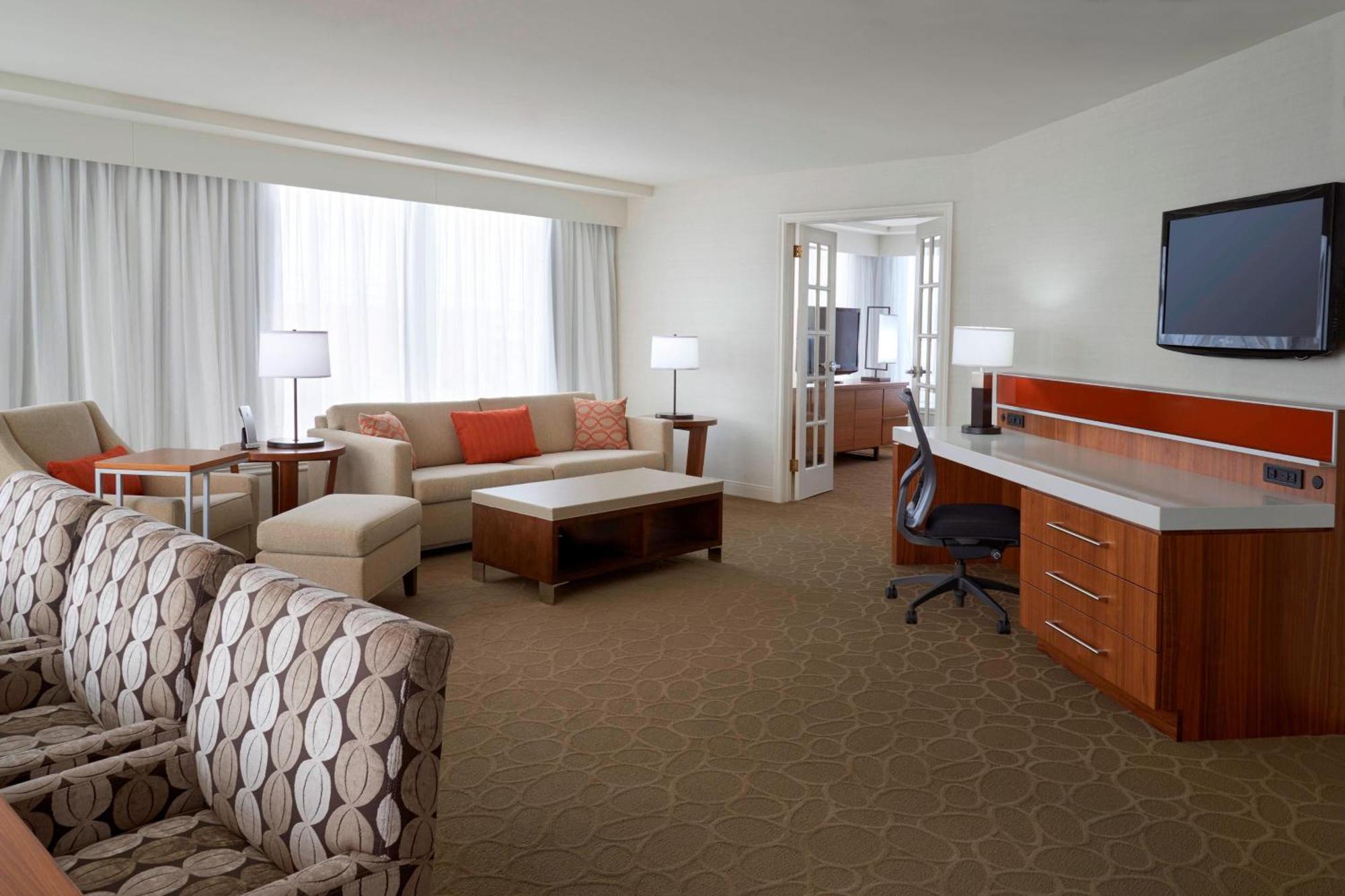 Delta By Marriott Airport & Conference Centre 4*