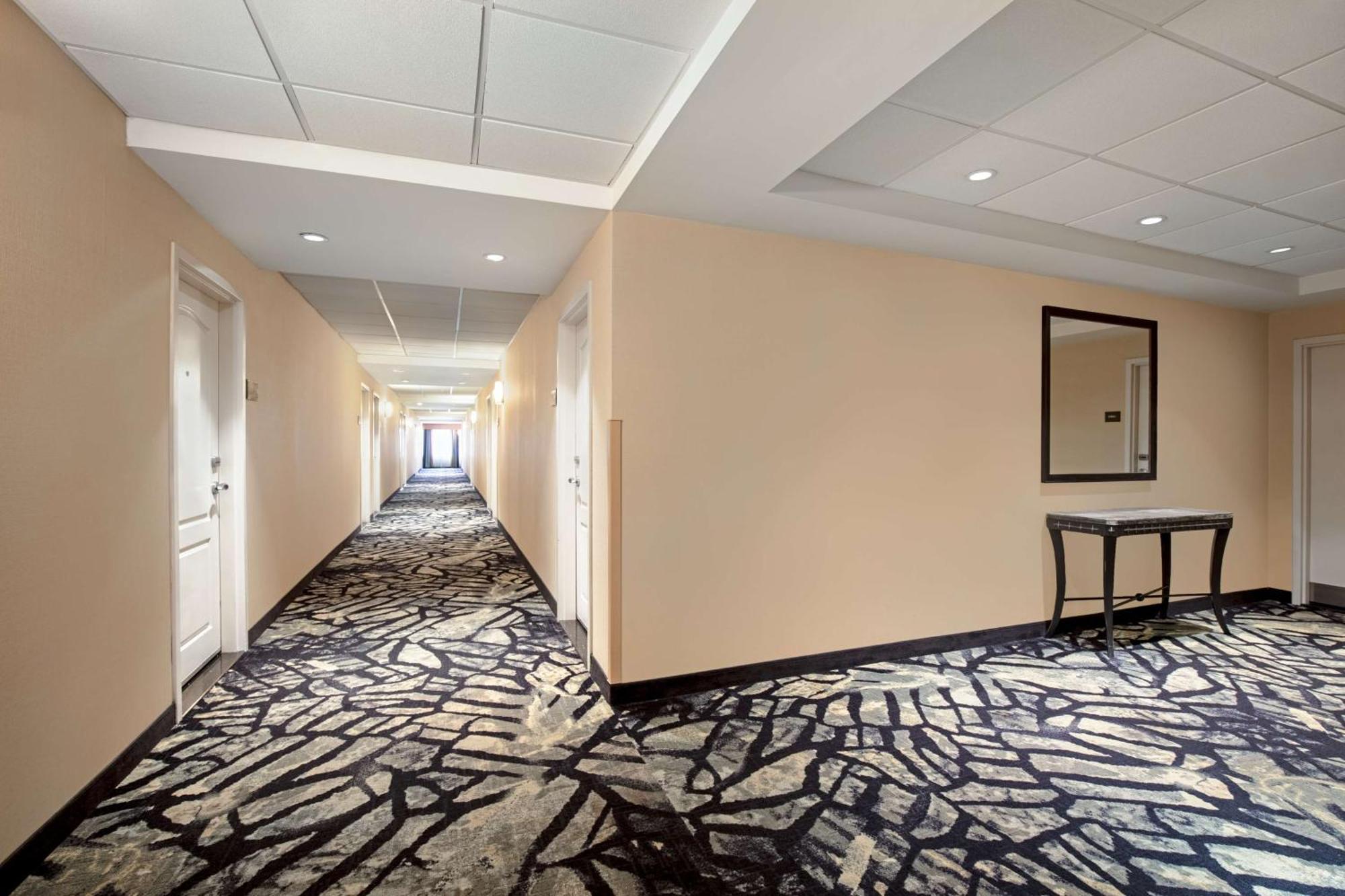 Hampton By Hilton Airport Corporate Centre Hotel