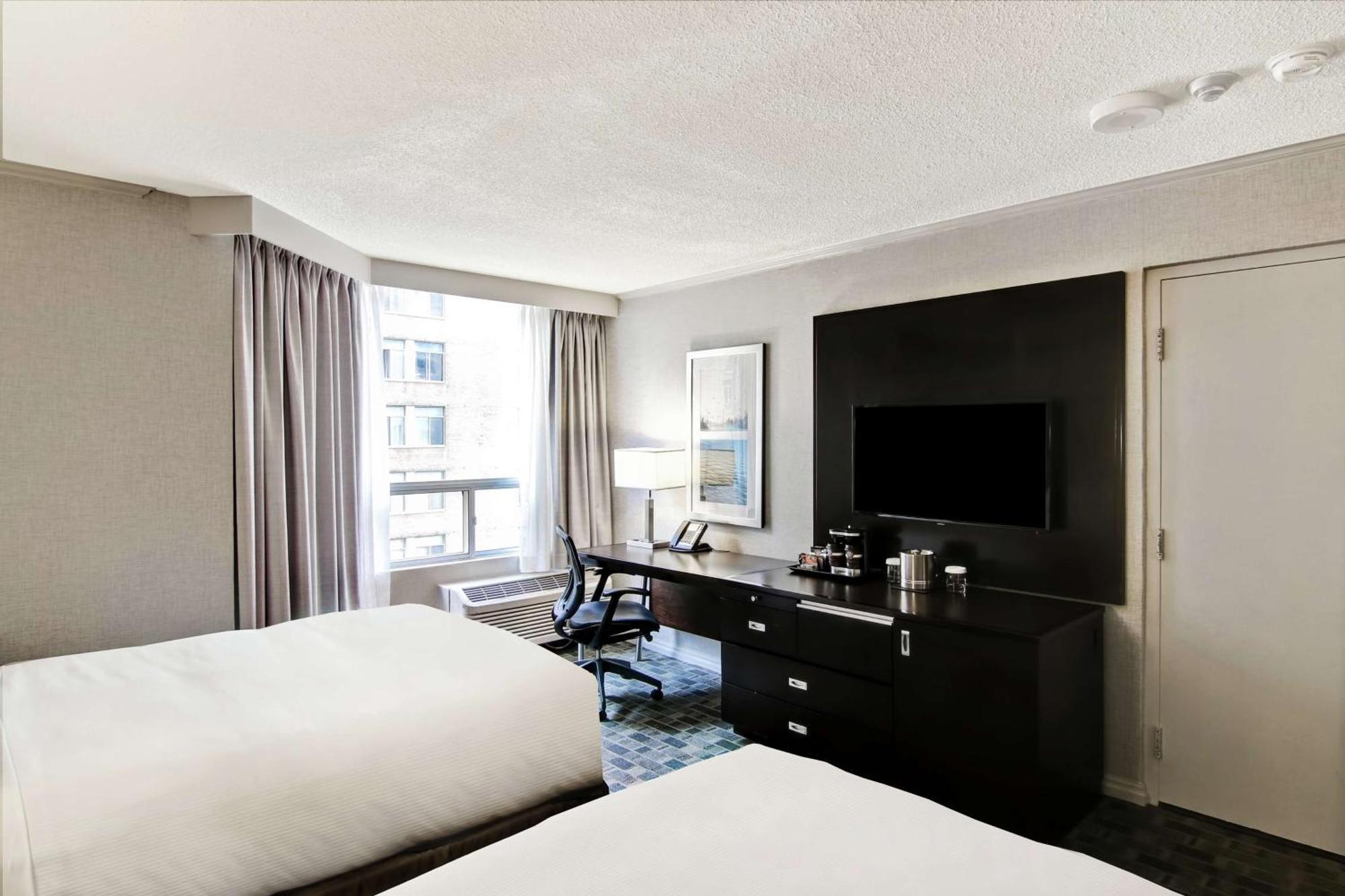 Doubletree By Hilton Downtown 4*