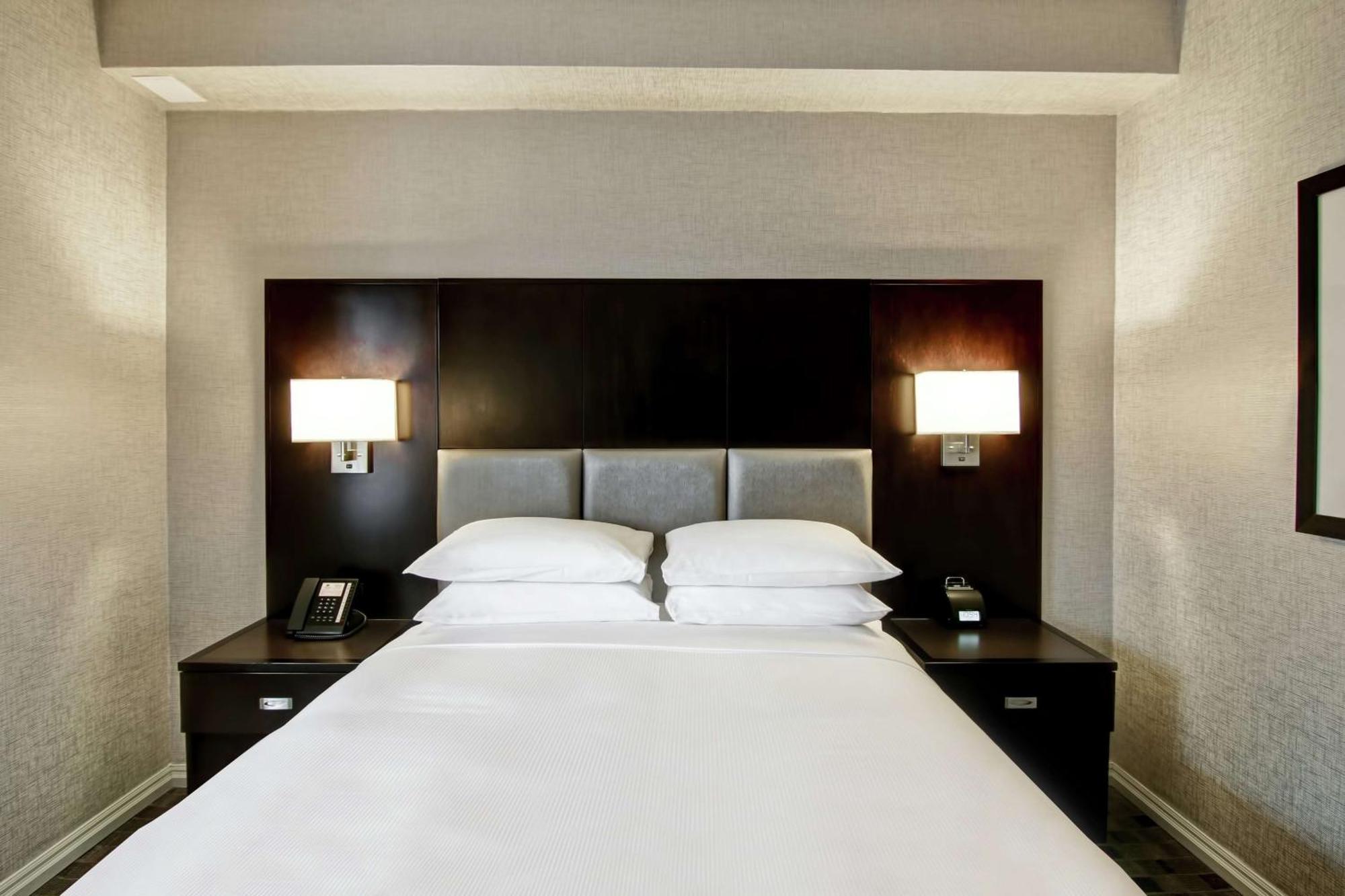 Doubletree By Hilton Downtown Hotel