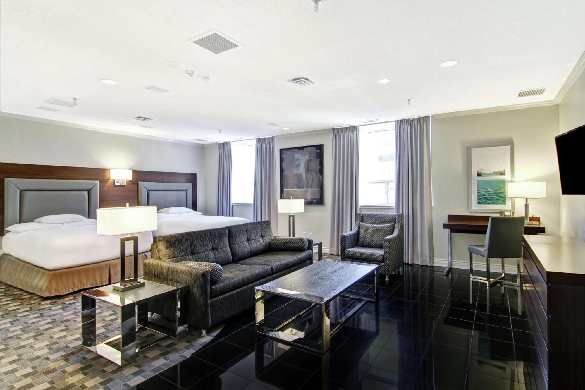 Doubletree By Hilton Downtown Hotel