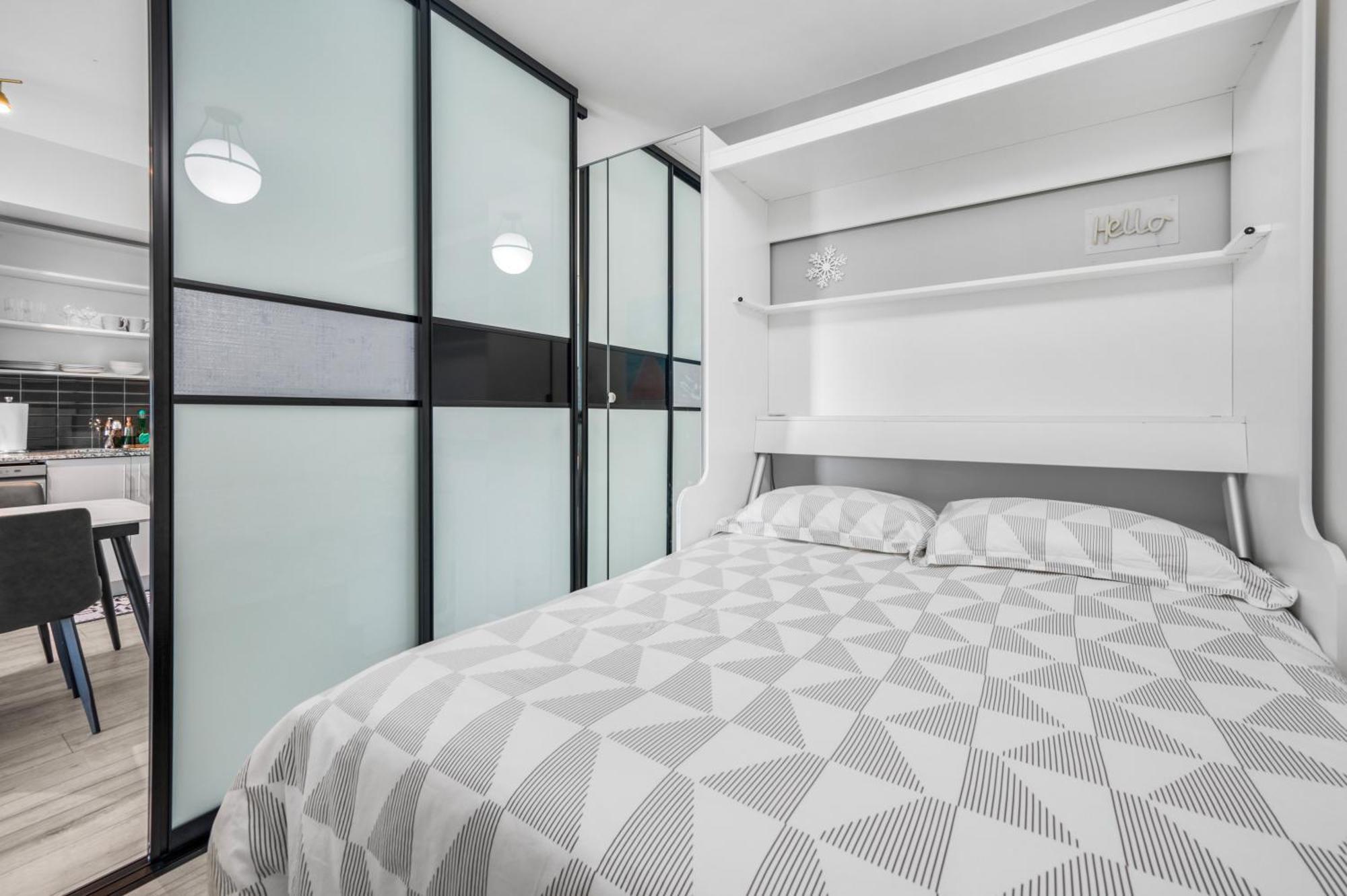 Luxury Downtown 2 Bedroom With And Views And Free Parking Toronto