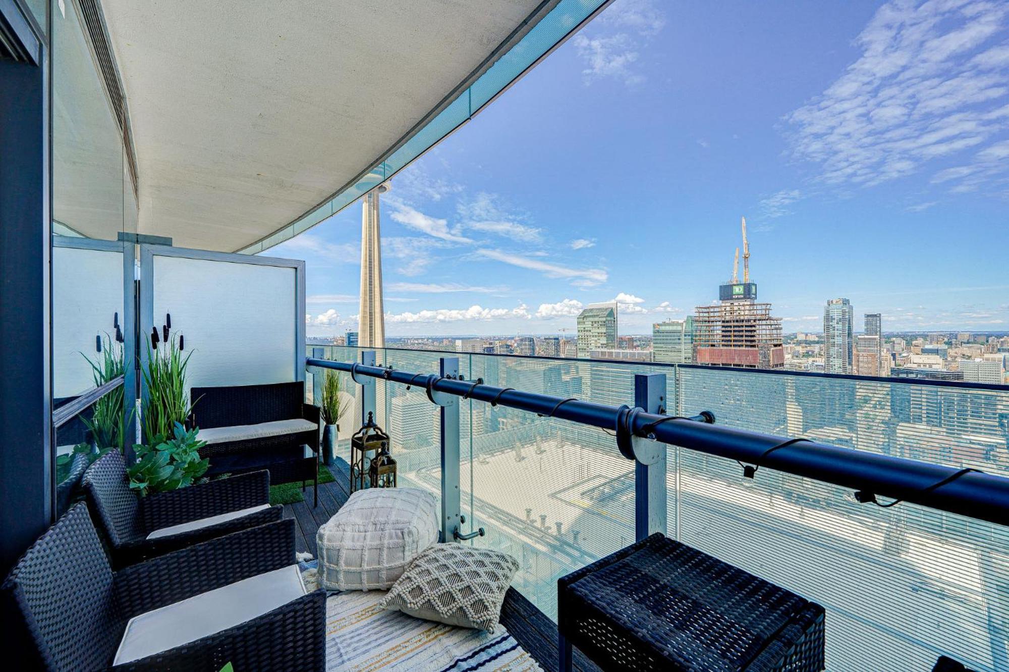 Skytree - Modern Rusty Close To Union Station In Heart Of Downtown Apartment
