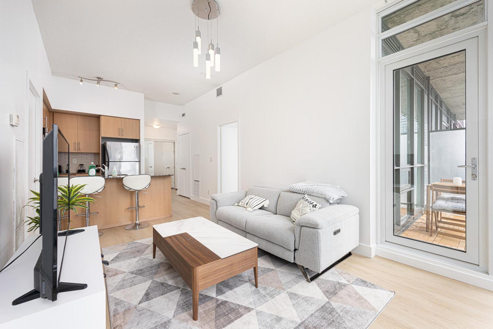 Homestay Newly Renovated Cozy Condo/union Station *