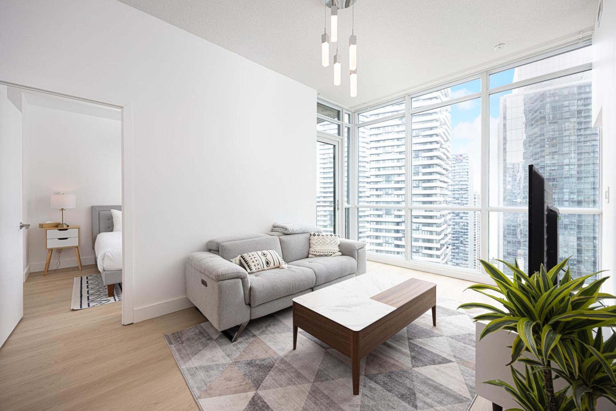 Newly Renovated Cozy Condo/union Station Toronto