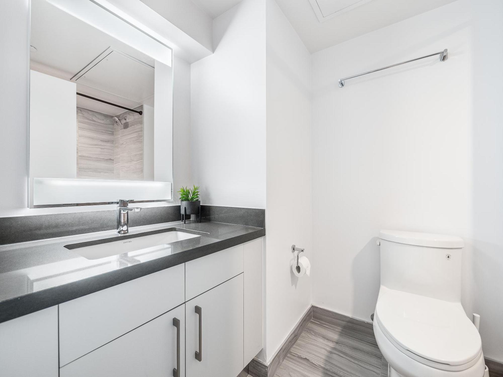 Yorkville Plaza Suites 5*