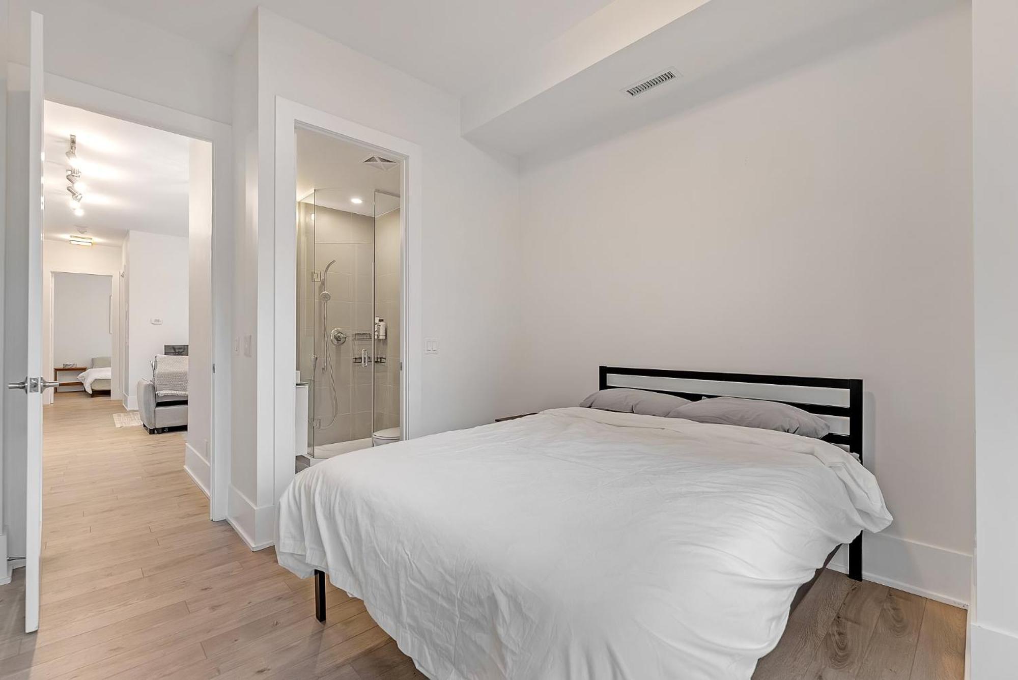 Apartment 2br 2bth Apt-rogers Center-cn Tower-free Parking Toronto
