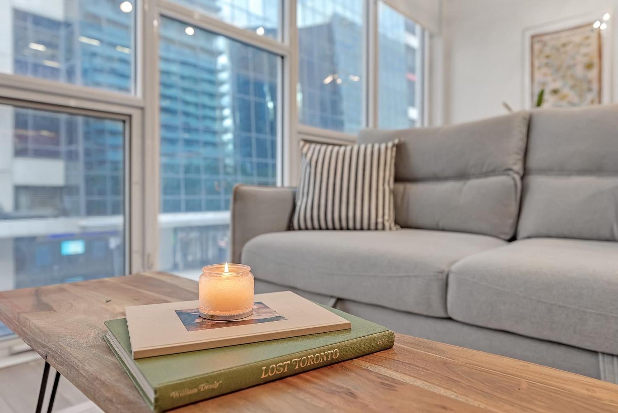 Apartment 2br 2bth Apt-rogers Center-cn Tower-free Parking *
