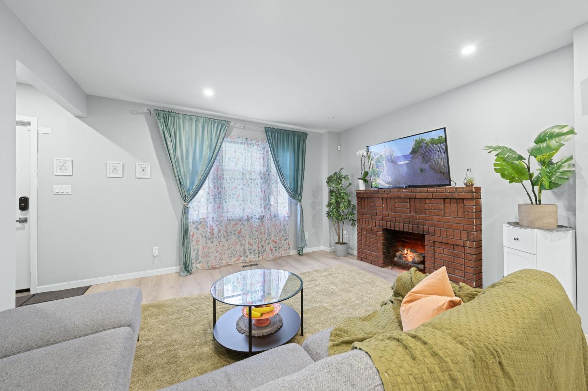Homestay Close To Mall With Private Toilet, Free Wi-fi And Parking