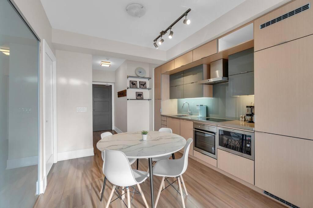Apartment Rare 1br - Rooftop Pool, Next To Mtcc & Cn Tower Toronto