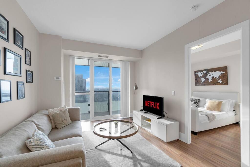 Apartment Rare 1br - Rooftop Pool, Next To Mtcc & Cn Tower *