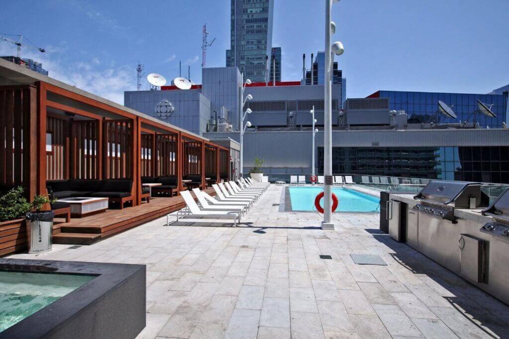 Rare 1br - Rooftop Pool, Next To Mtcc & Cn Tower Apartment *