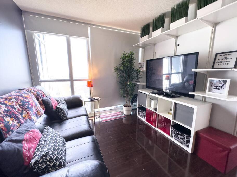Comfort Two Beds By Cn Tower Rogers Centre Free Parking