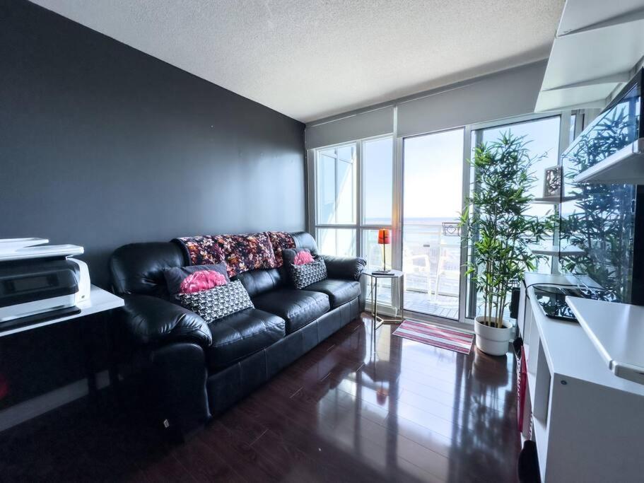 Comfort Two Beds By Cn Tower Rogers Centre Free Parking *