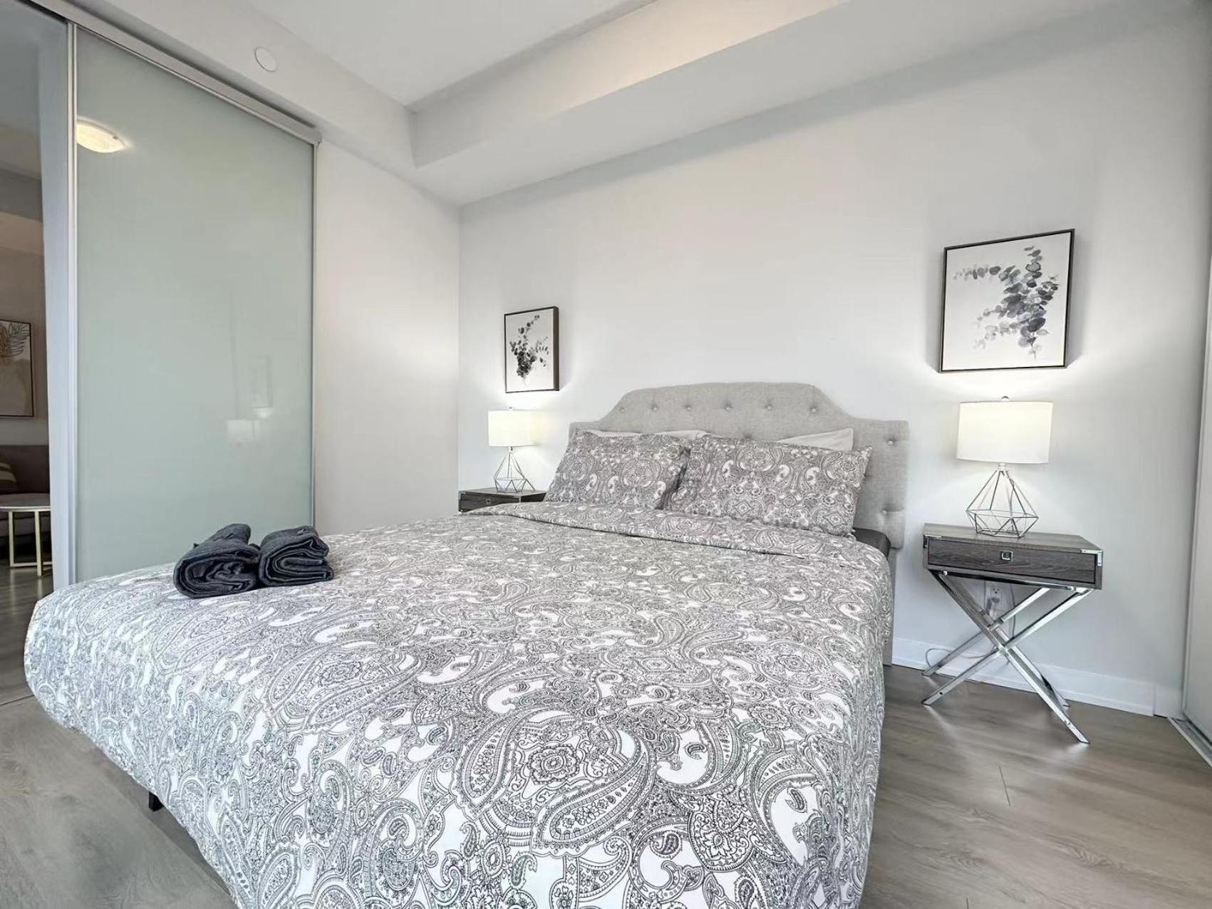 Lovely One Bedroom / Entertainment District P4 *