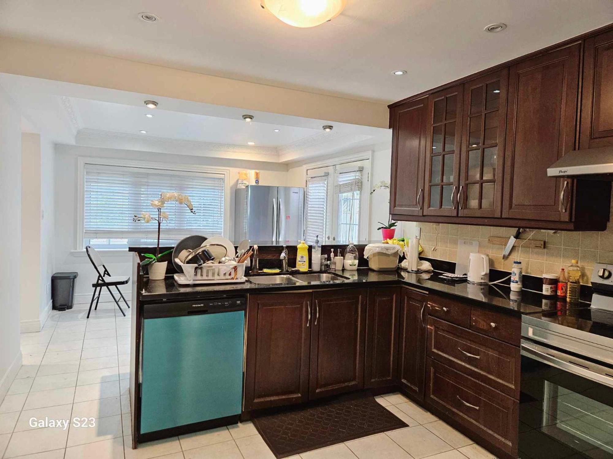 Homestay Beautiful At Yonge And Sheppard And North York Centre Toronto