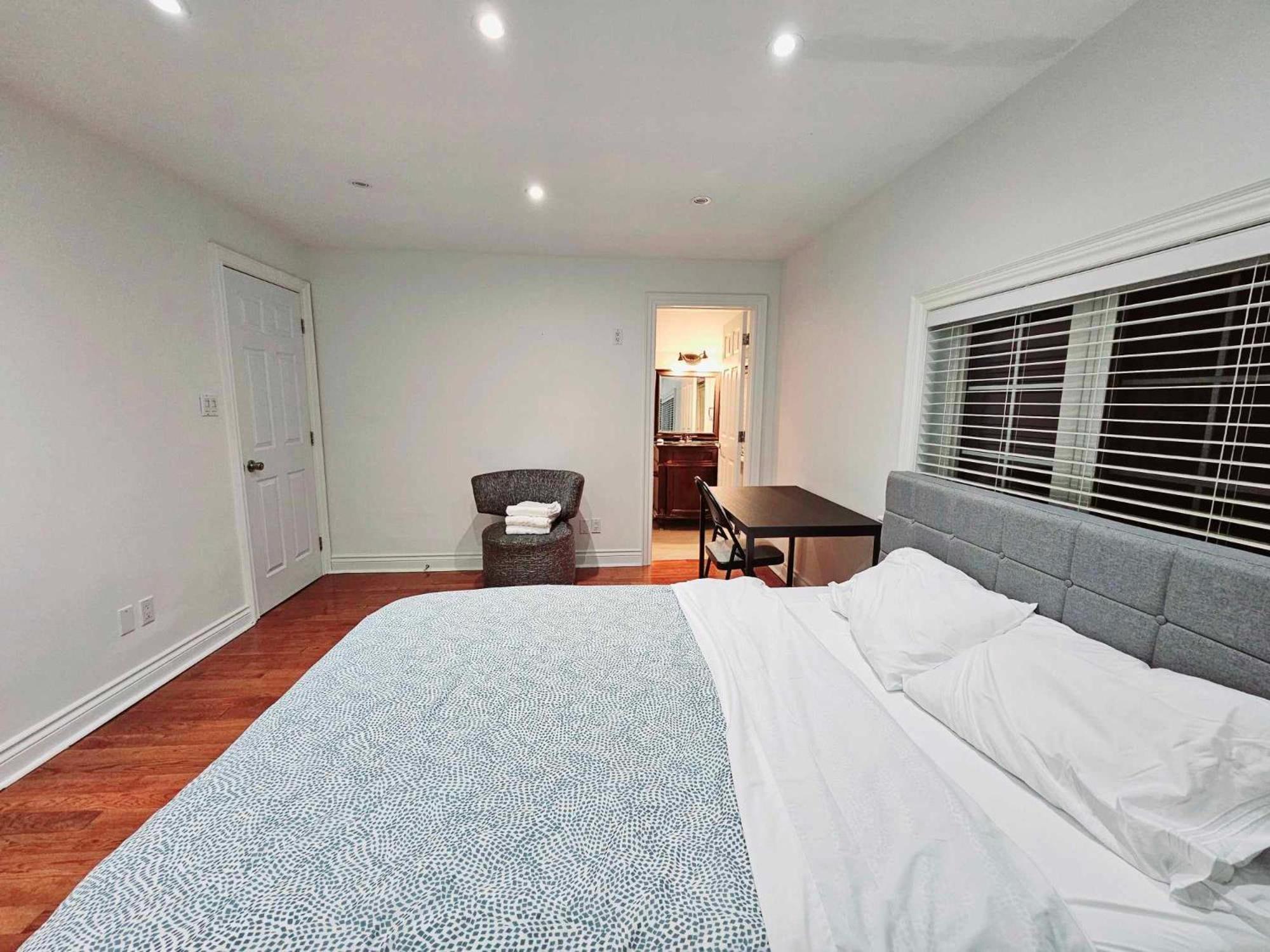 Beautiful At Yonge And Sheppard And North York Centre Homestay Toronto