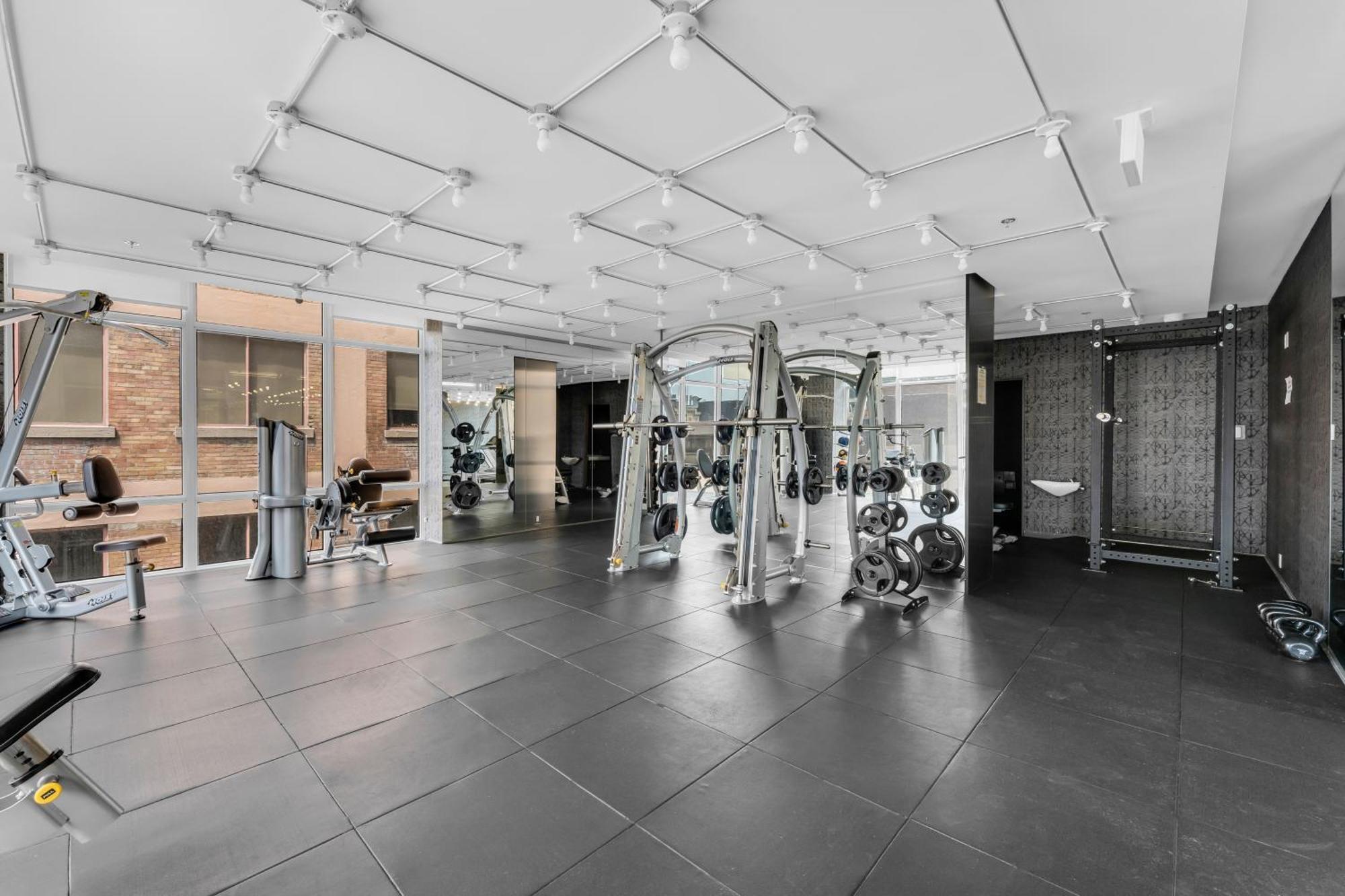 Designer One Bedroom - Entertainment District * Toronto