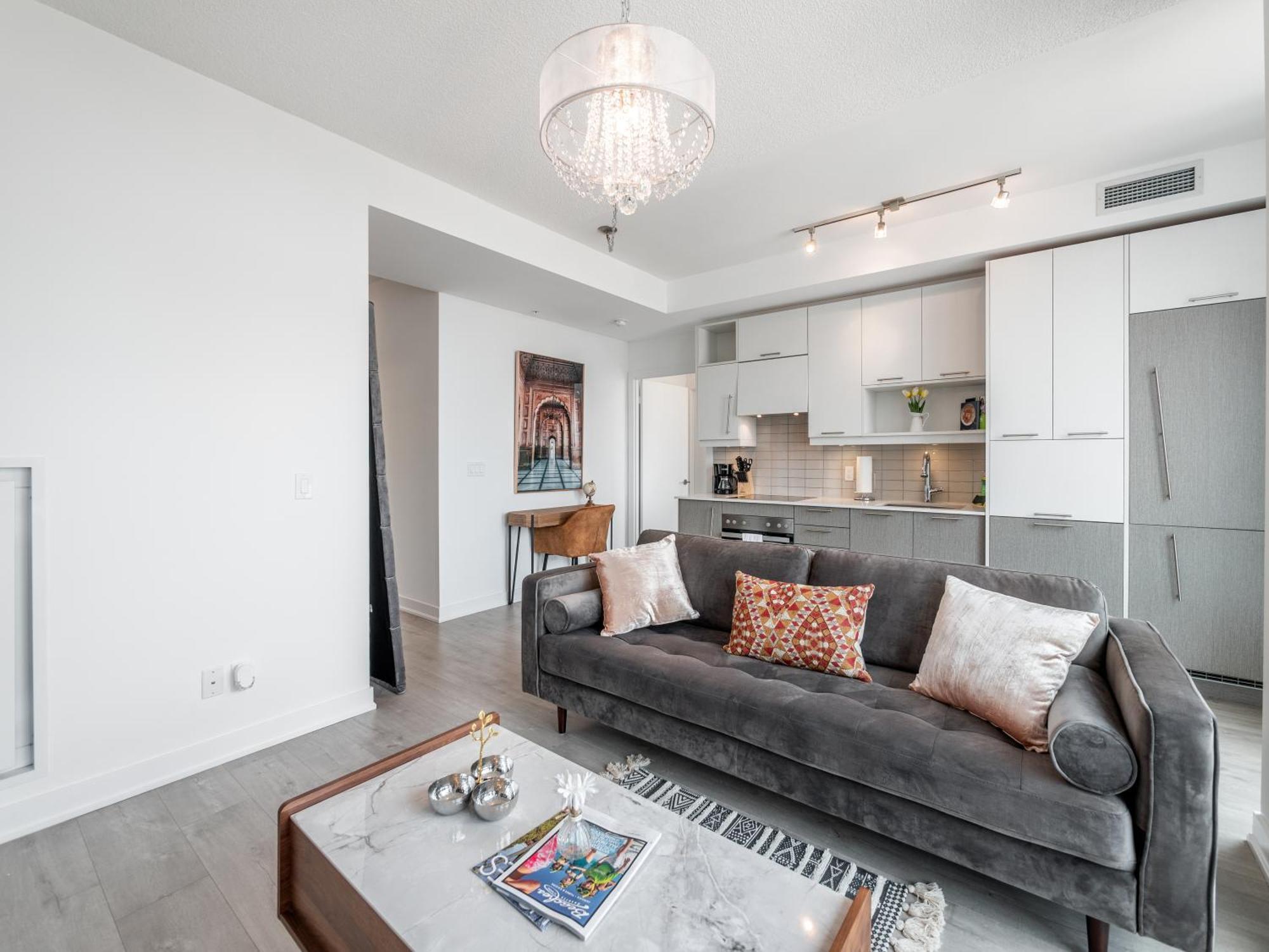 Designer One Bedroom - Entertainment District