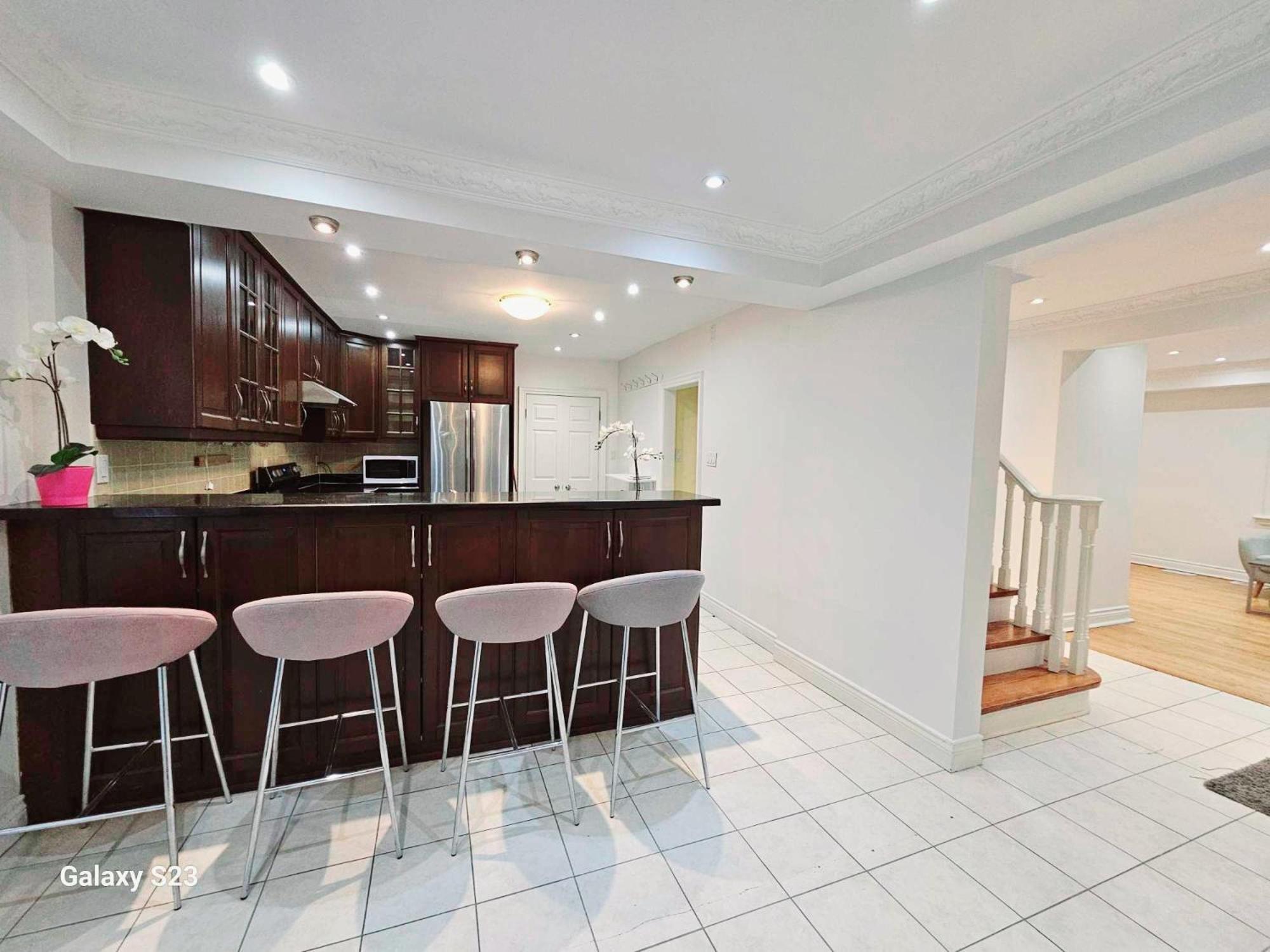 Homestay Beautiful At Yonge And Sheppard And North York Centre Toronto