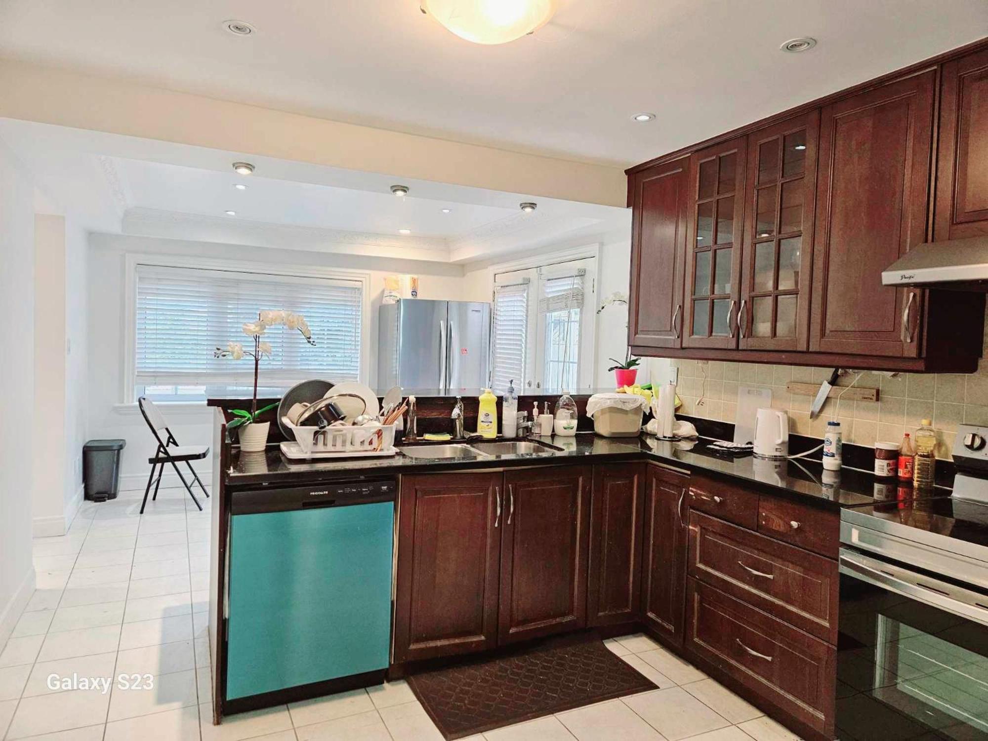 Homestay Beautiful At Yonge And Sheppard And North York Centre Toronto