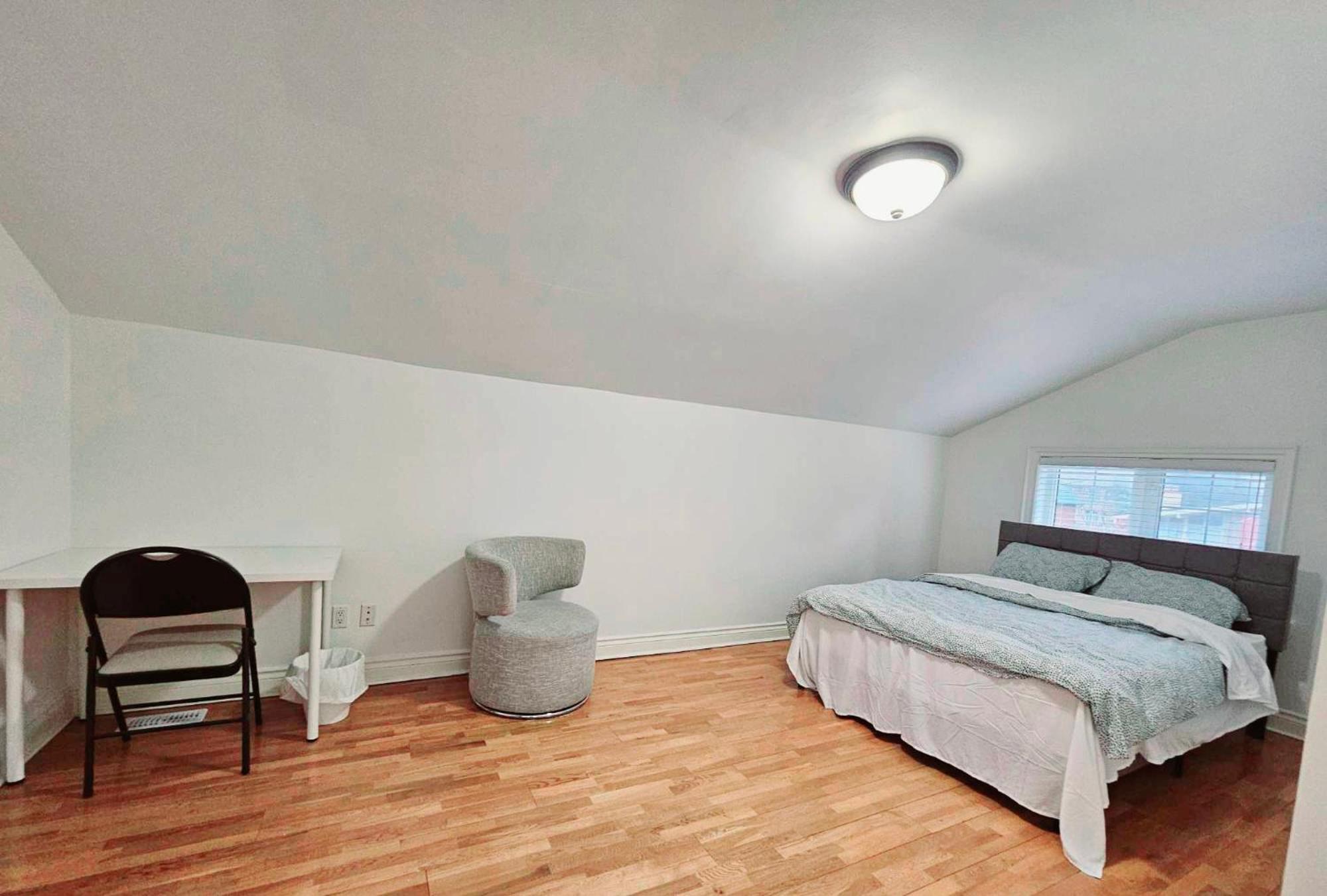 Beautiful At Yonge And Sheppard And North York Centre Homestay *