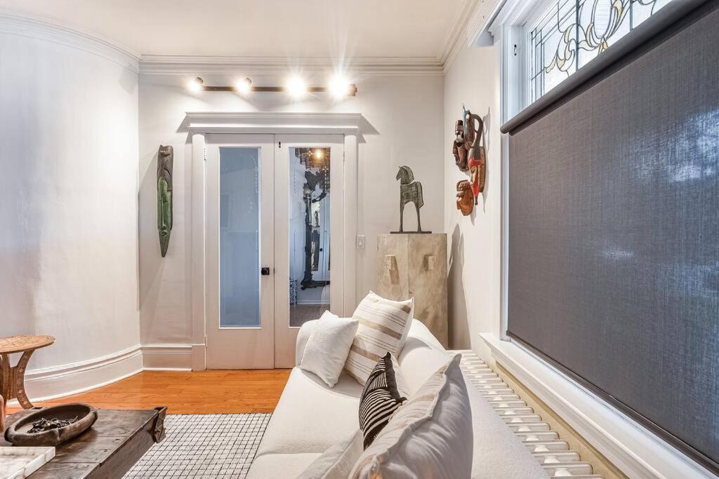 Exquisite Luxury Estate - Steps To Downtown * Toronto