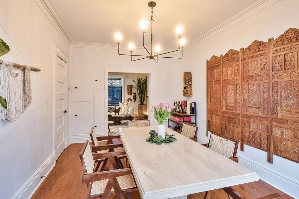 Exquisite Luxury Estate - Steps To Downtown * Toronto