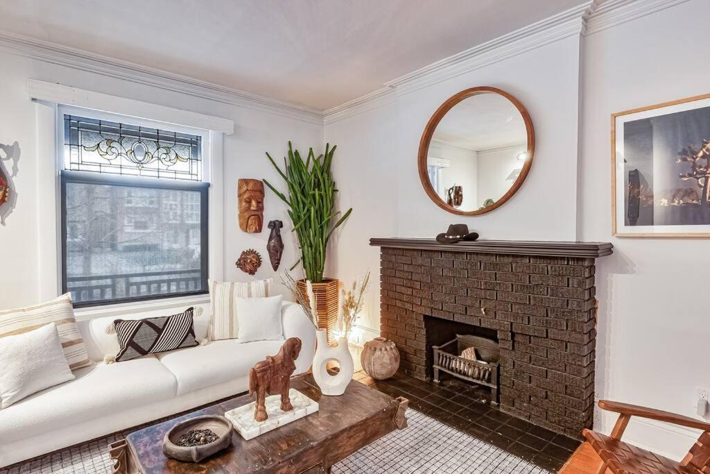 Exquisite Luxury Estate - Steps To Downtown * Toronto