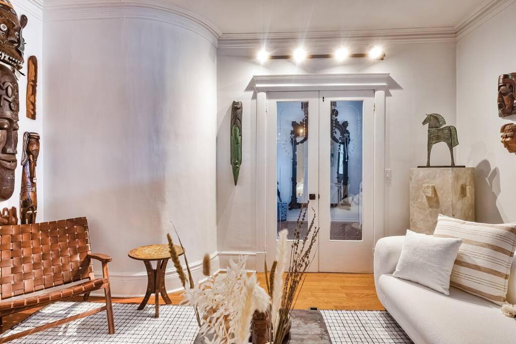 Exquisite Luxury Estate - Steps To Downtown * Toronto