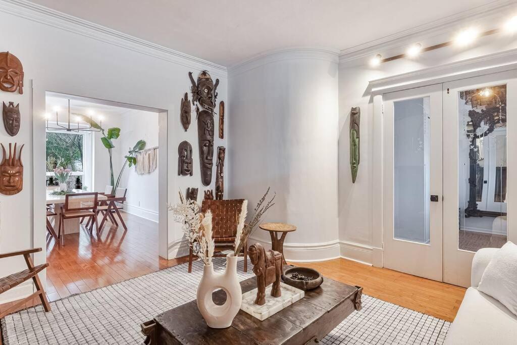 Exquisite Luxury Estate - Steps To Downtown Villa *