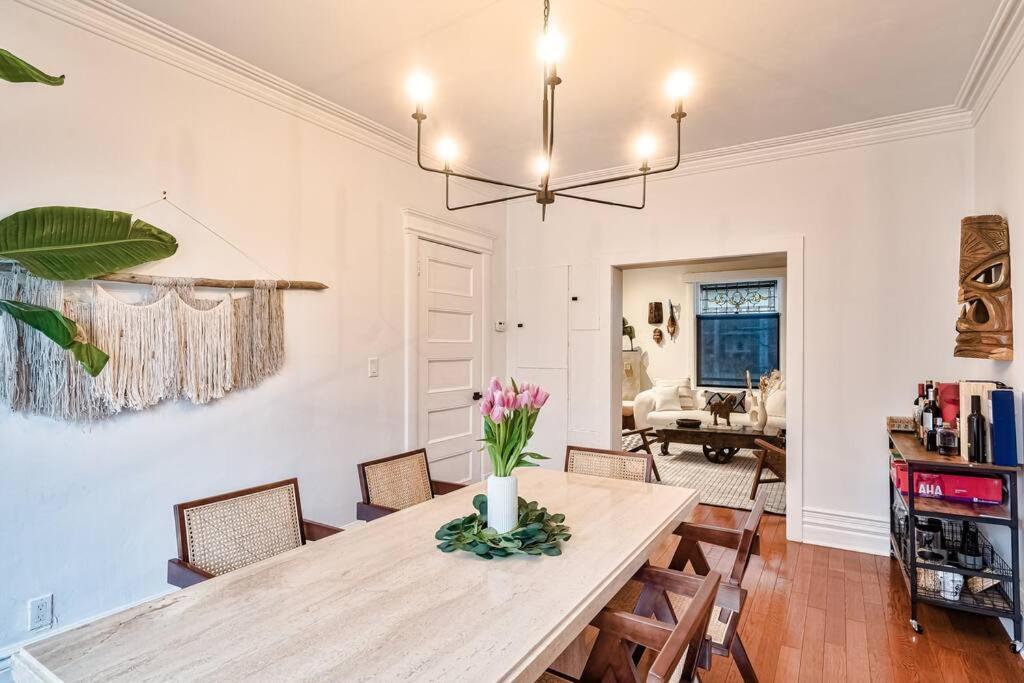 Exquisite Luxury Estate - Steps To Downtown