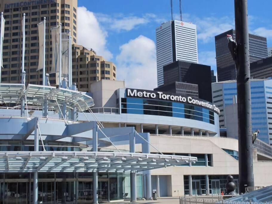 Apartment Lush By Cntower - Free Parking *