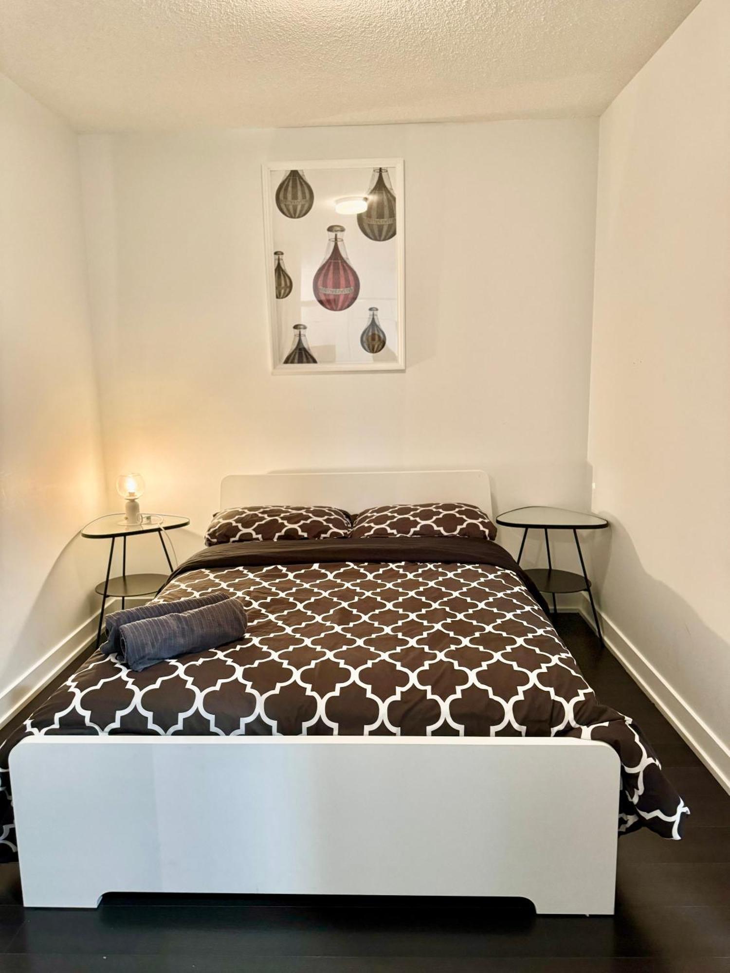 Apartment Lush By Cntower - Free Parking