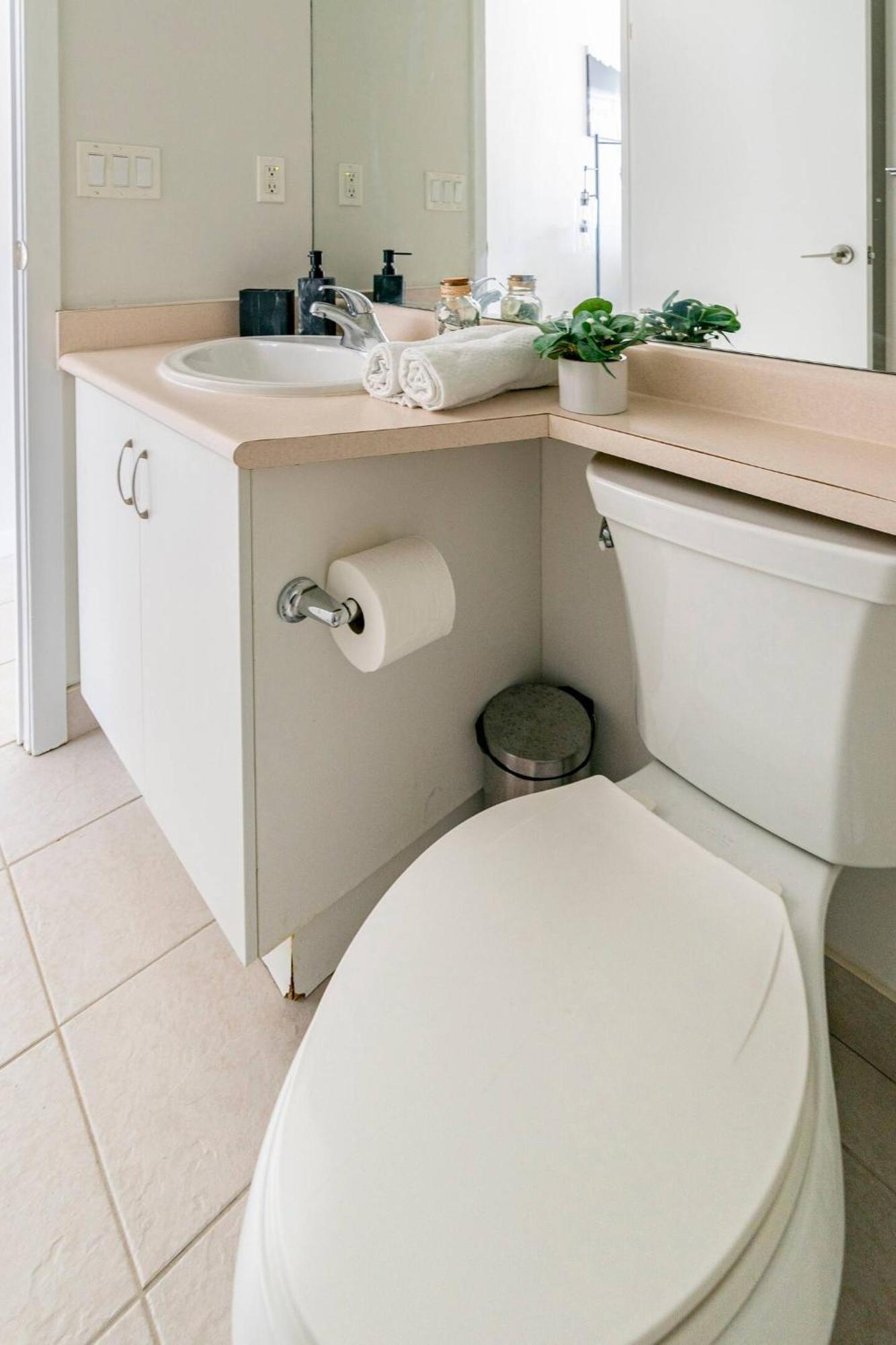 Luxury Steps To Cn Tower Apartment *