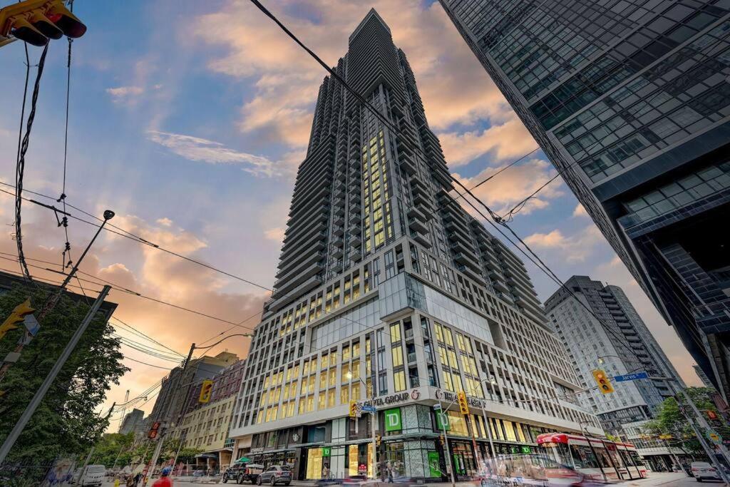 Cozy Near Eatoncentre Mall *