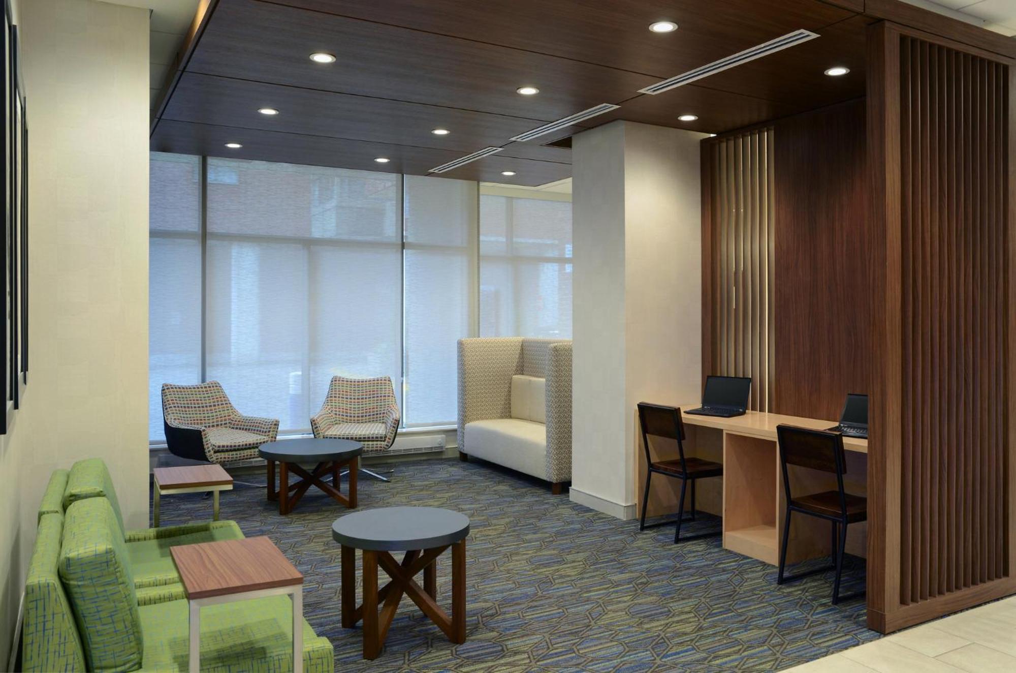 Express Downtown By Ihg Hotel